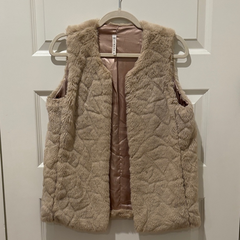 Women's Tan Faux Fur Vest